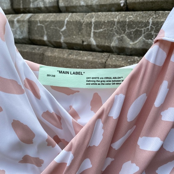 Off-white brushed-pattern draped dress size M. - Picture 17 of 17